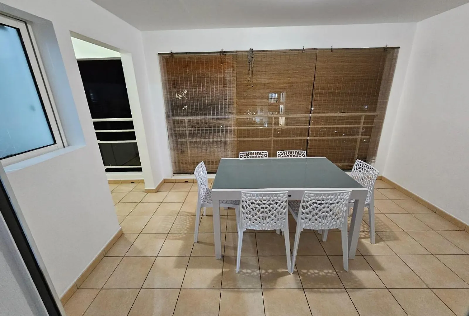 New Appart 2 Chambres Avec Piscine Proche Aeroport Лез-Абим 0*,